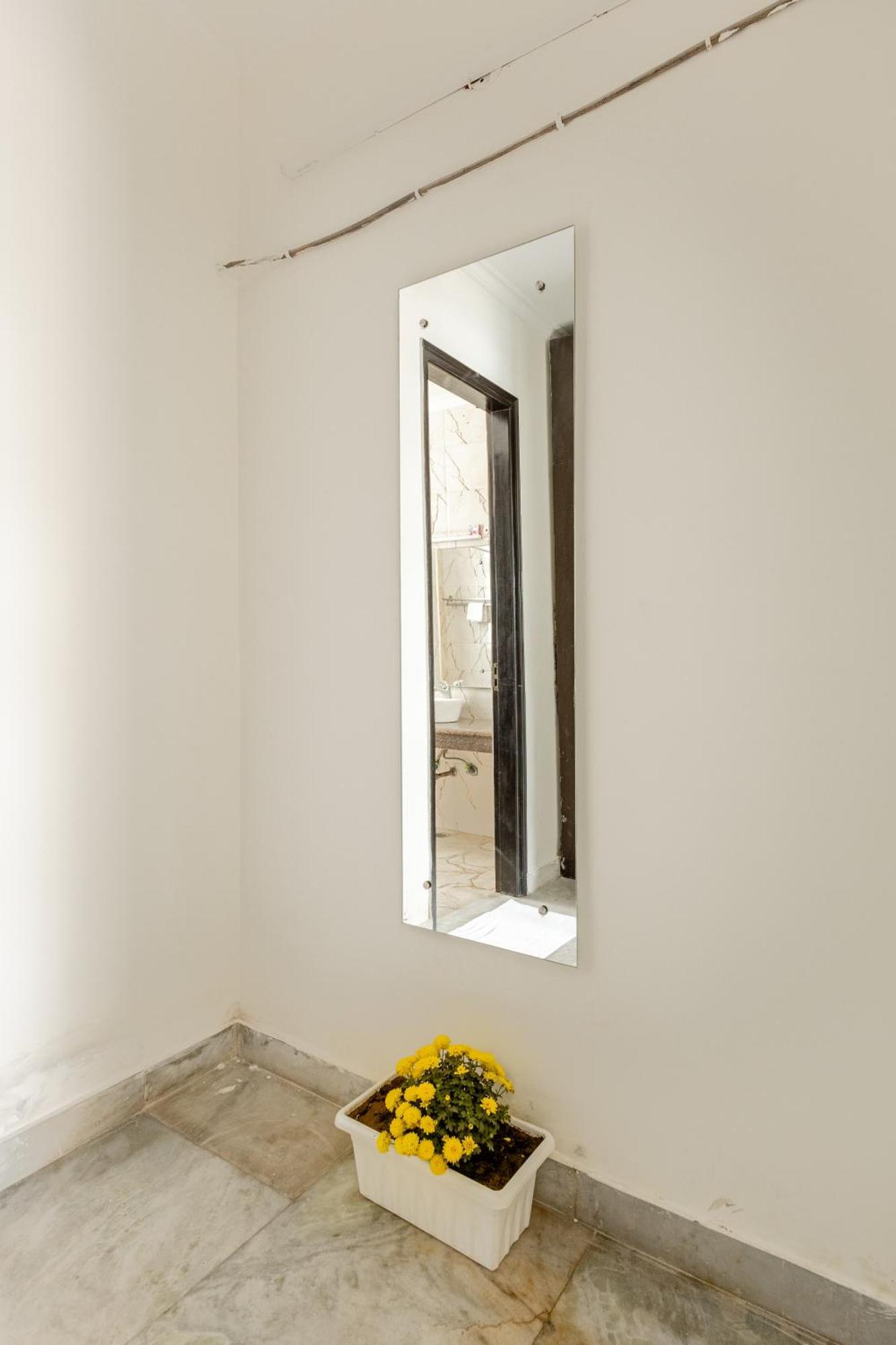 Lime Tree Service Apartment Golf Course Road, Гургаон Экстерьер фото