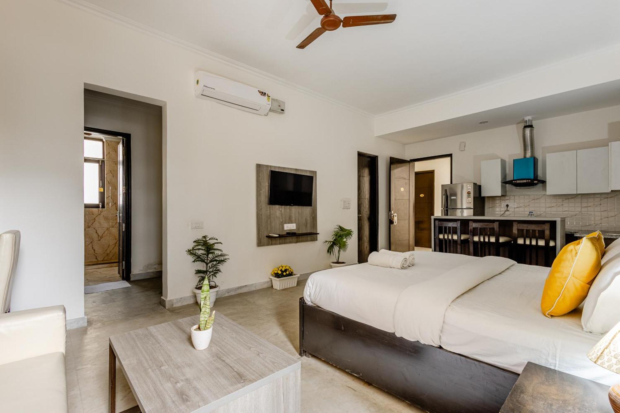 Lime Tree Service Apartment Golf Course Road, Гургаон Экстерьер фото