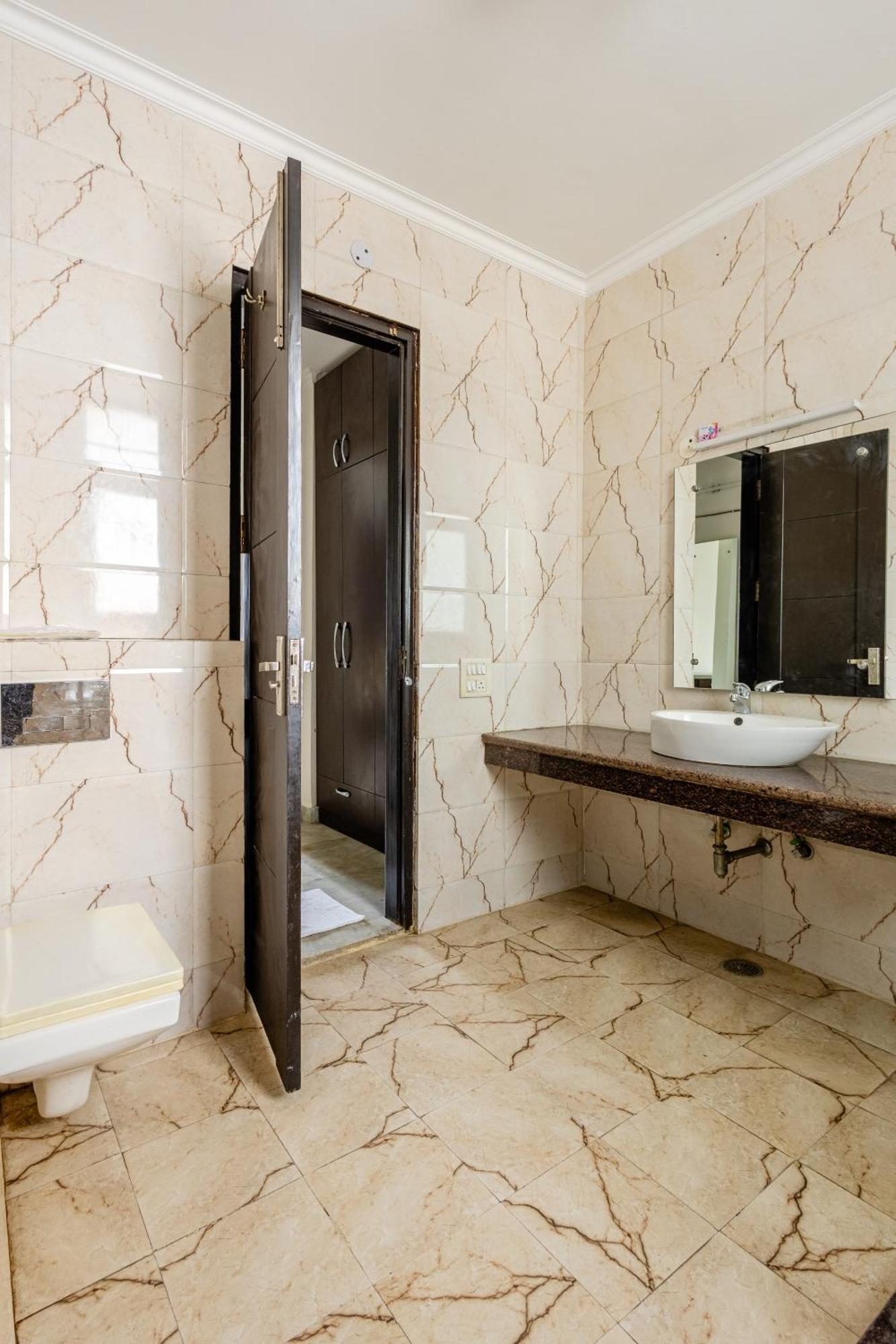 Lime Tree Service Apartment Golf Course Road, Гургаон Экстерьер фото